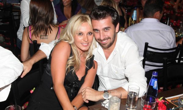 Ζήνα-Λύρας: Μια νύχτα στα μπουζούκια