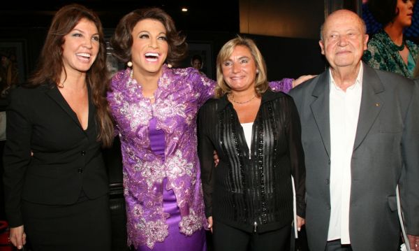 O Τάκης Ζαχαράτος ανοιξέ τα...."χαρτιά του"