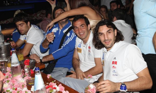 Το γλέντι της Εθνικής μετά την πρόκρισή τους στο Μουντιάλ