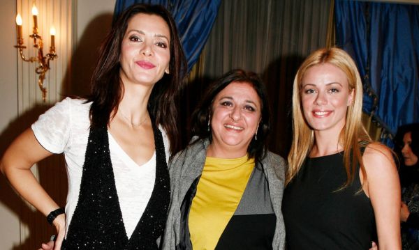 Επώνυμοι σε Χριστουγεννιάτικο bazaar κοσμημάτων