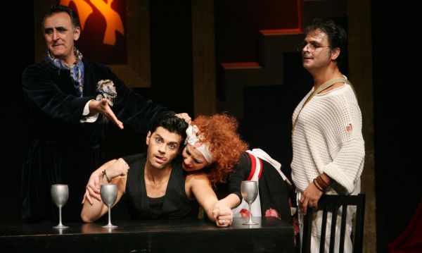 Η πρώτη θεατρική παράσταση του Λευτέρη Καπώνη