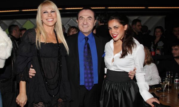 Απονομή πλατινένιου δίσκου για τον Λευτέρη Πανταζή