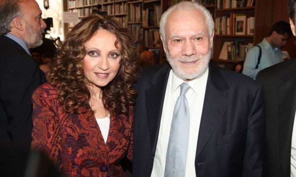 Η απονομή xρυσού δίσκου στο Μίκη Θεοδωράκη