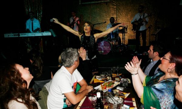 Συνεχίζει το show της η Ματθίλδη Μαγγίρα