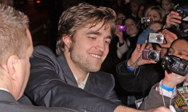 Robert Pattinson: Μαζί με την Kristen Stewart στην πρεμιέρα της νέας του ταινίας