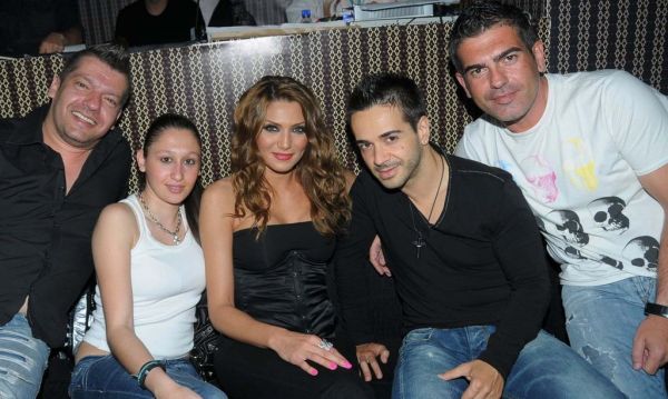 Ποιοι επώνυμοι πήγαν στον Χολίδη και την Πάολα;