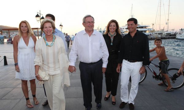 Στιγμιότυπα από τις βόλτες Νικολάου-Τατιάνας και το cocktail party!