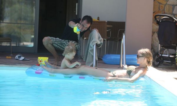 Γιάννα Πολιάκου-Νίκος Στεργίου: Oικογενειακές διακοπές στην Ρόδο!