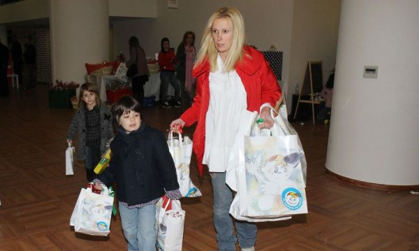 Το μπαζάρ αγάπης της Δέσποινας Βανδή