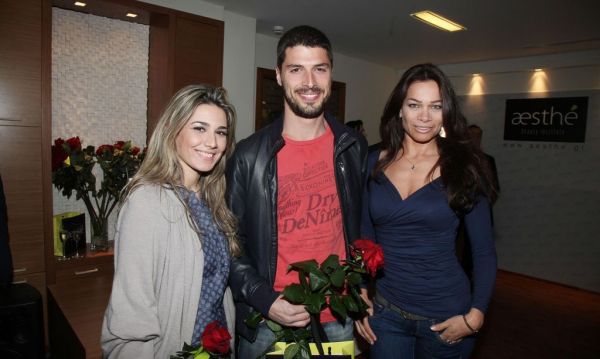 Λαμπερά εγκαίνια