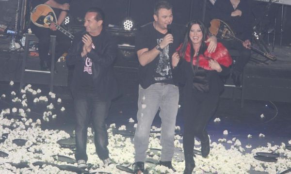 Η Άντζελα Δημητρίου, το κόκκινο γουνάκι και η ζεμπεκιά του Ρέμου!