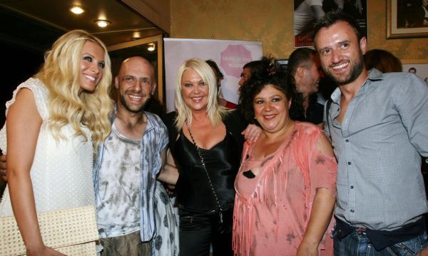 Λαμπερή επίσημη πρεμιέρα στο θέατρο Αθηνά