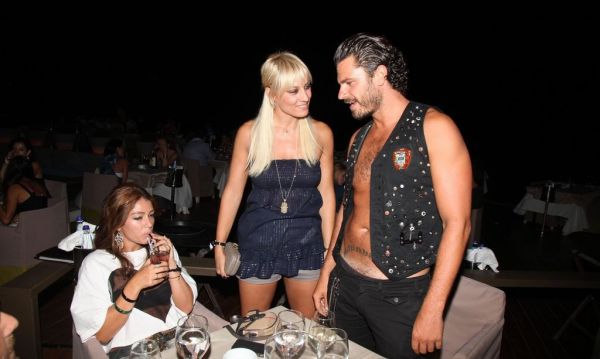 Τα καυτά φιλιά Βασιλόπουλου-Βεντούρα!