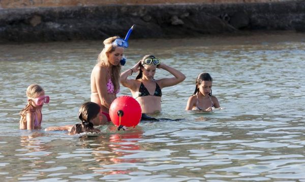 Αννίτα Ναθαναήλ- Κρις Χάμπερτ: Ξέγνοιαστες στιγμές με τα παιδιά τους