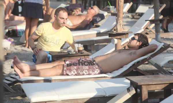 Ο Μπουσουλόπουλος και το βλέμμα που… καρφώνει!