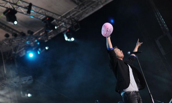 Ποιοι επώνυμοι βρέθηκαν στην συναυλία του Μιχάλη Χατζηγιάννη!