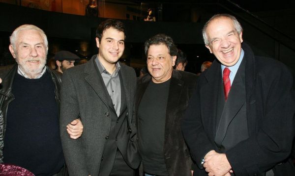 «Να ζει κανείς ή να μην ζει»: Μία λαμπερή πρεμιέρα! (φωτό) 