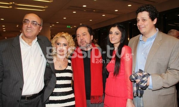 Ποιοι επώνυμοι απόλαυσαν χθες τον Γιάννη Πάριο; (φωτό)