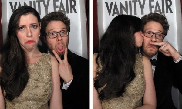 Οι σταρ ποζάρουν στο φωτογραφικό θάλαμο στο πάρτι του Vanity Fair