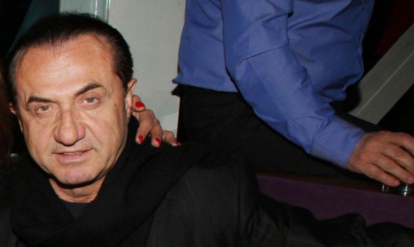 «Το πρώτο μου εργοστάσιο ήταν ένα κασελάκι» (Ποιος τραγουδιστής το είπε;)