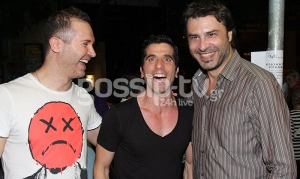 Λαμπερή πρεμιέρα στο θέατρο Αθηνά «Σ’ αγαπάω αλλά…»