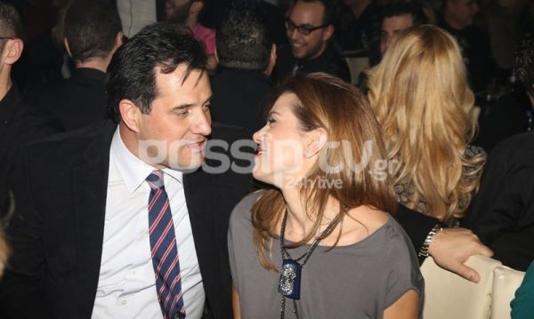 Ο Άδωνις και οι ζουζουνιές της Μανωλίδου! (φωτό)