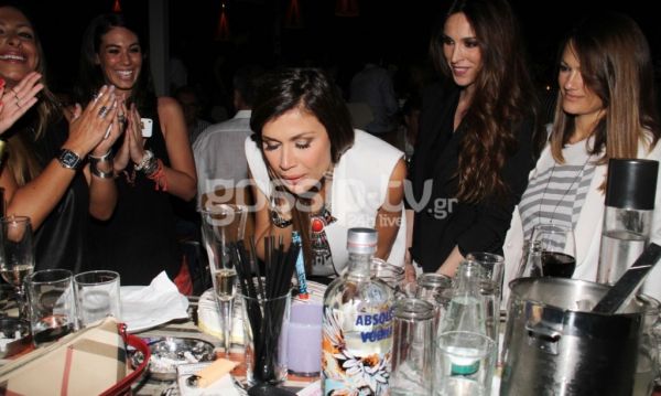 Νεσχάν Μουλαζίμ: Γιόρτασε τα γενέθλια της με φίλες!