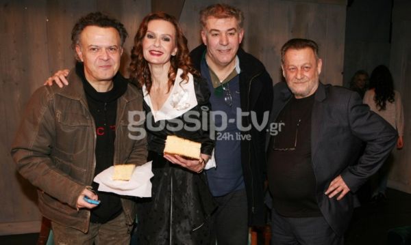 Το νέο έτος καλωσόρισαν στο θέατρο Βεάκη και  Δανδουλάκη!