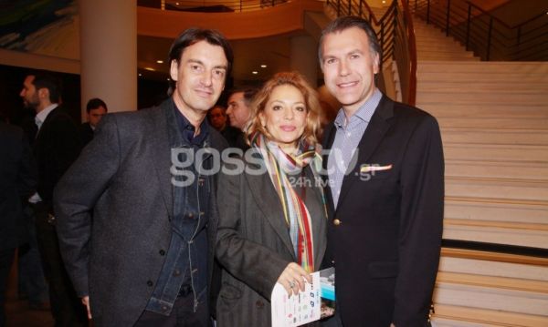 Πλήθος επωνύμων στην πρεμιέρα του έργου «Ξημερώνει Κυριακή»