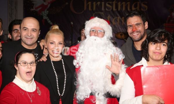 Σεφερλής-Τσαβαλιά-Ουγγαρέζος: Φωταγώγησαν Χριστουγεννιάτικο δέντρο σε φιλανθρωπικό bazaar