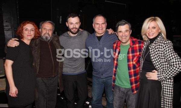 Κατερίνα Καραβάτου:  Βραδινή έξοδος στο θέατρο χωρίς τον Κρατερό