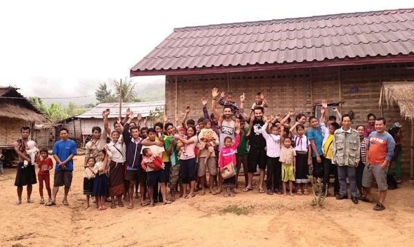 «World Party»: Το ταξίδι στο Λάος της Ασίας