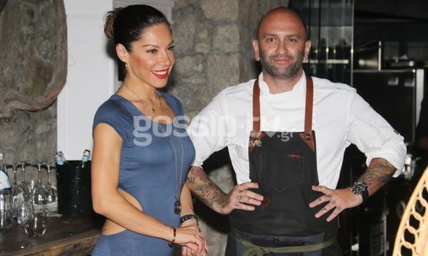 Μαριάντα Πιερίδη: Στο πλευρό του συντρόφου της στη Μύκονο