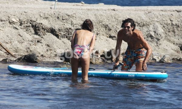 Γιάννη τράβα κουπί, βλέπω στεριά...