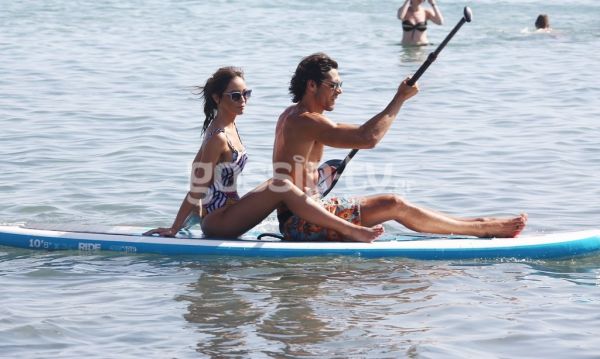 Γιάννη τράβα κουπί, βλέπω στεριά...