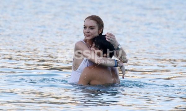 Σιγά καλό μου... θα τον πνίξεις! 