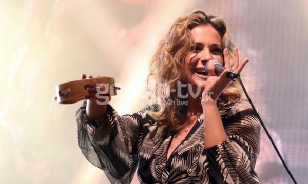 Εντυπωσιακή και αδυνατισμένη στη συναυλία της η Μποφίλιου