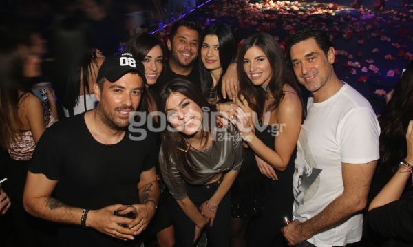 O Burak Hakki στα μπουζούκια