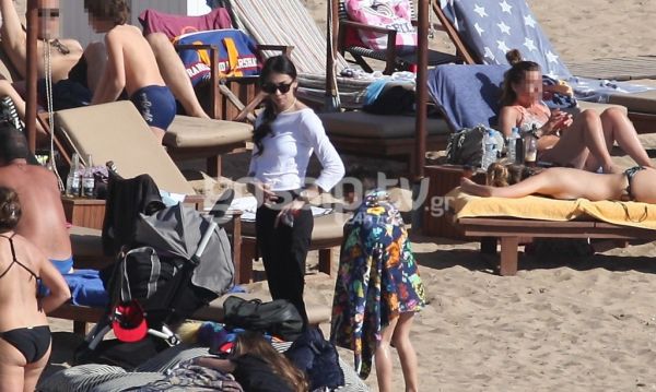 Ολυμπία Χοψονίδου: Με τα παιδιά της στην παραλία