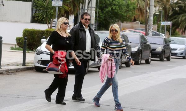 Κωνσταντίνα Σπυροπούλου: Πρωινή βόλτα με τους γονείς της 