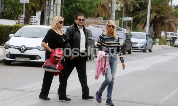 Κωνσταντίνα Σπυροπούλου: Πρωινή βόλτα με τους γονείς της 