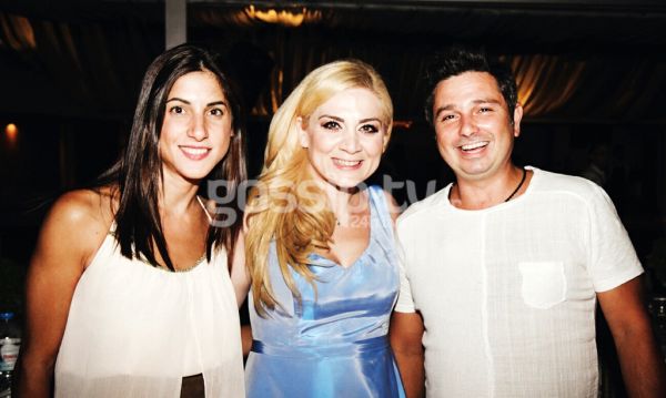 Έλενα Πολυκάρπου: Το φωτογραφικό άλμπουμ της βάφτισης του γιου της