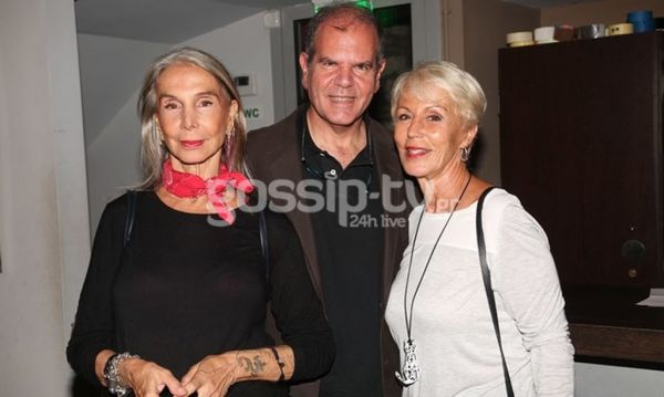  Λαμπερή πρεμιέρα για το έργο: «Μη σκοτώνεις τη μαμά»