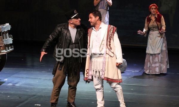 Διάσημοι γονείς στο θέατρο με τα παιδιά τους!