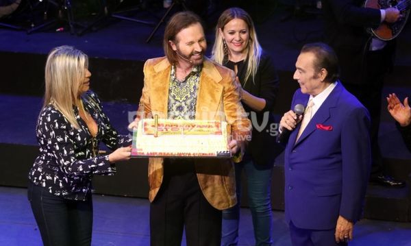 Χαμός στη πρεμιέρα της παράστασης Μαριχουάνα Stop 