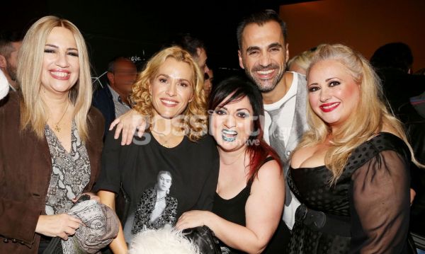 Επίσημη πρεμιέρα για την παράσταση «Μπαμπά μην ξαναπεθάνεις Παρασκευή»