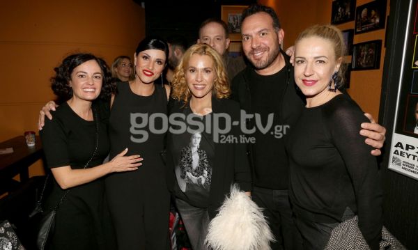 Επίσημη πρεμιέρα για την παράσταση «Μπαμπά μην ξαναπεθάνεις Παρασκευή»