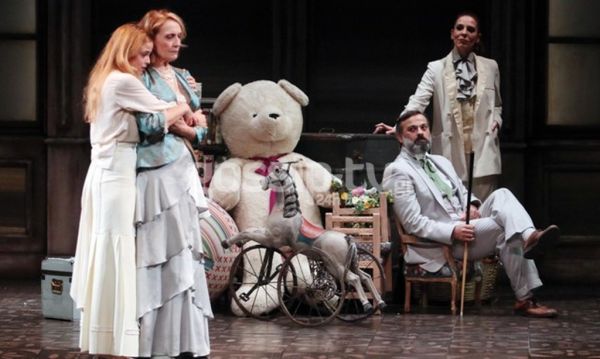 «Βυσσινόκηπος»: Πρεμιέρα με λαμπερές παρουσίες, ερωτευμένα ζευγάρια και σόλο εμφανίσεις!