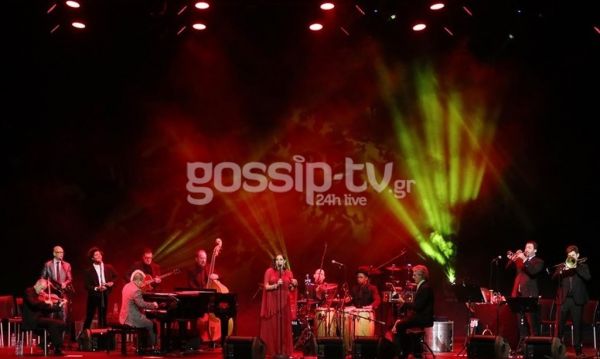 Christmas Theater: Όλα όσα έγιναν στη συναυλία των Pink Martini!