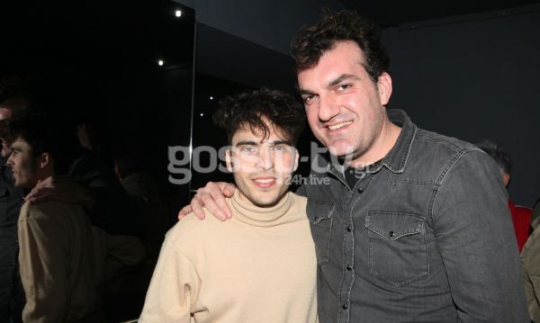 Το τρυφερό φιλί της Μπέσυ Μάλφα στην κόρη της!